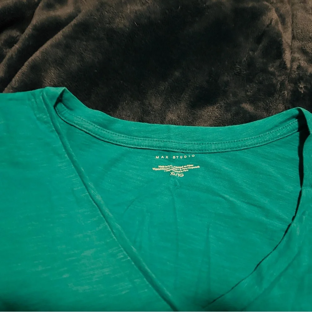 Turquoise Max Studio XL tee - Picture 2 of 2
